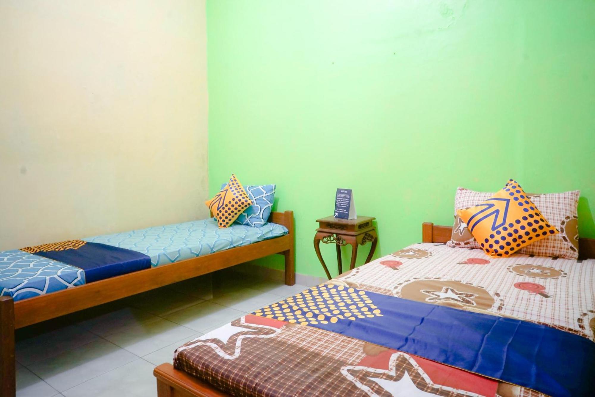 Lumajang Oyo 2440 Wallet Family Residence Syariah מראה חיצוני תמונה