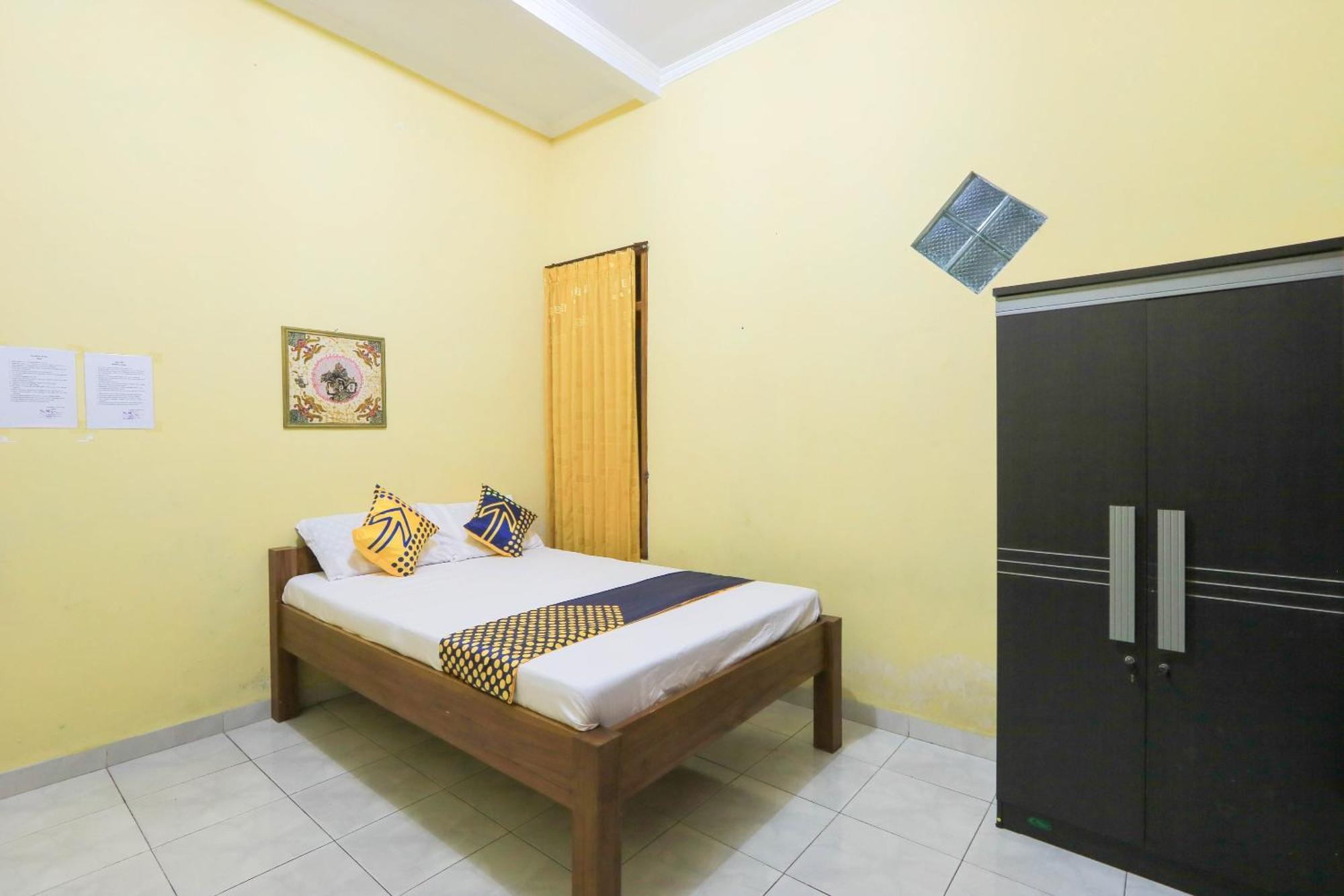 Lumajang Oyo 2440 Wallet Family Residence Syariah מראה חיצוני תמונה