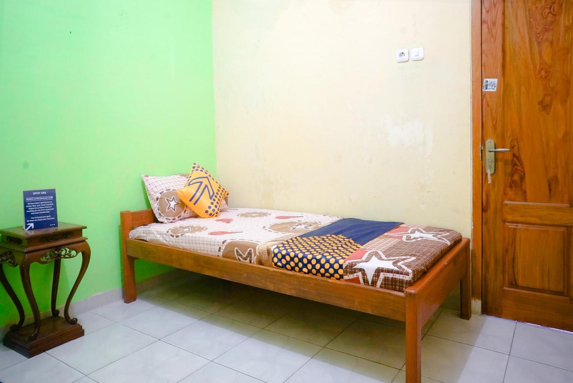 Lumajang Oyo 2440 Wallet Family Residence Syariah מראה חיצוני תמונה